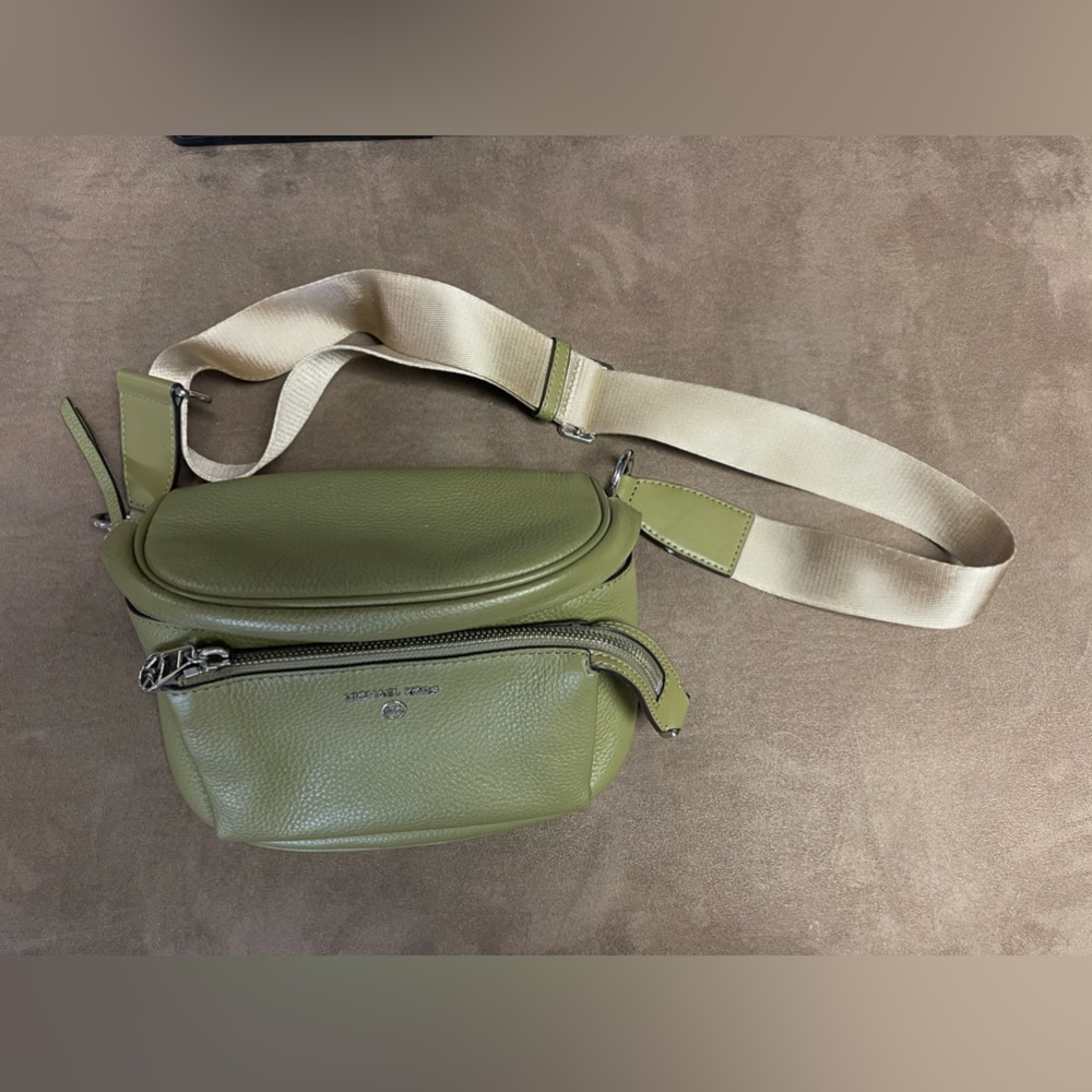 Slater Medium Pebbled Leather Sling Pack